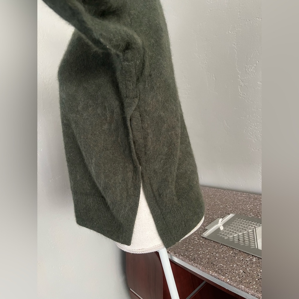 C.T. Plage 100% wool sweater with relaxed fit SIZE 36 - Picture 4 of 12